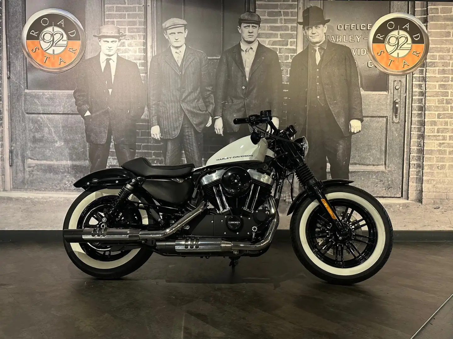 Harley-Davidson Sportster Forty Eight Blanc - 1