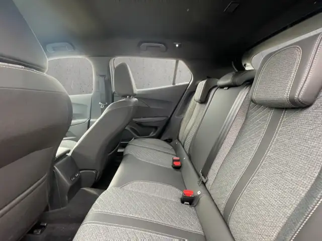 Peugeot 2008 view 8