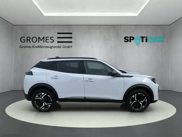 Peugeot 2008 view 2