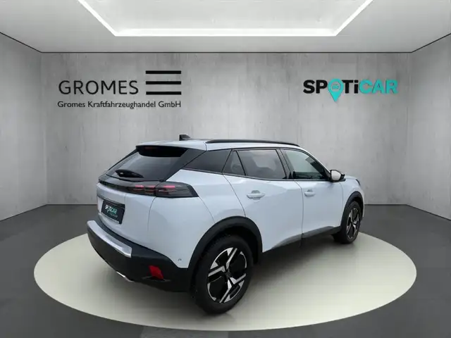 Peugeot 2008 view 3