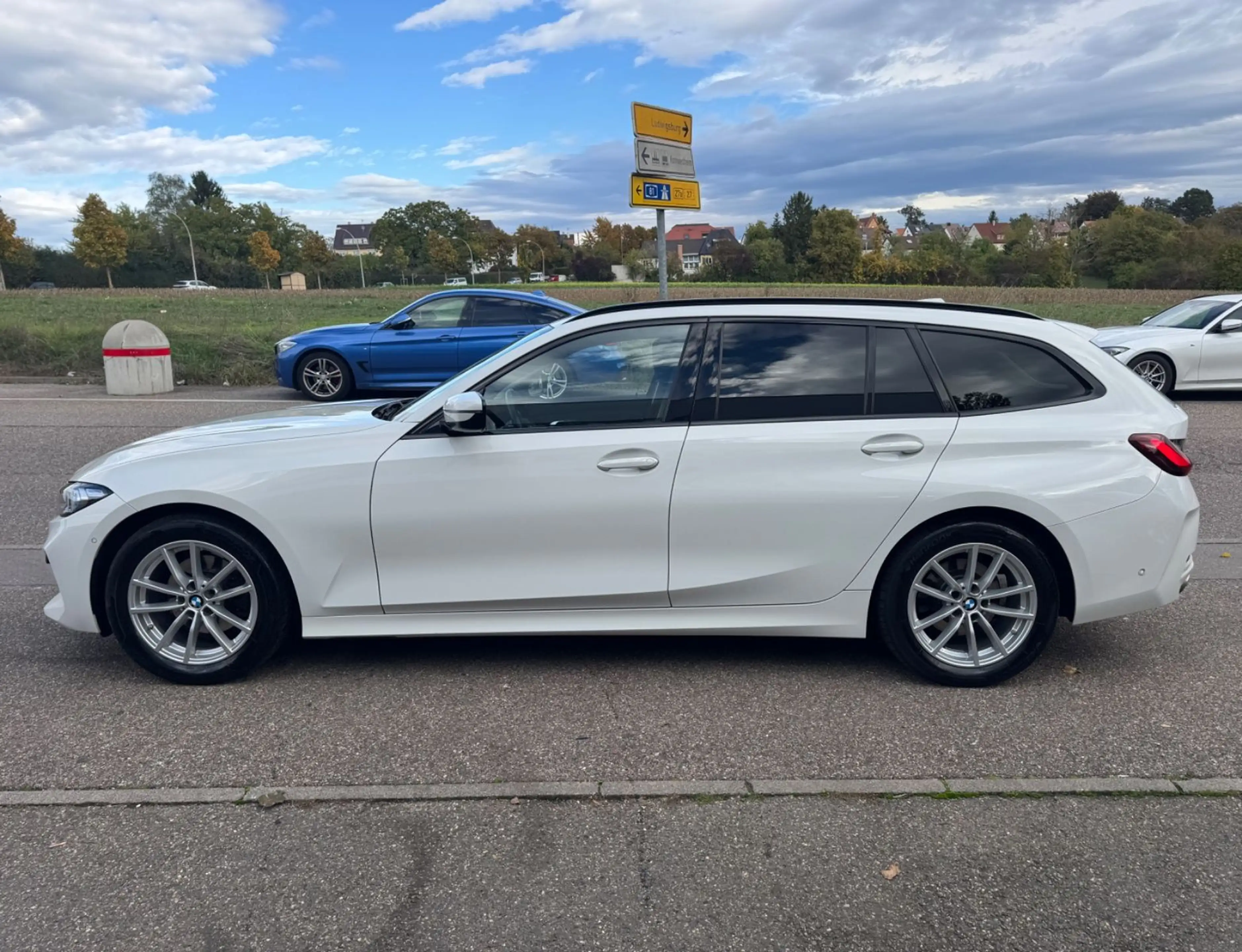 BMW 320 d Touring Navi LED Kamera Memory HUD AHK 1.H — photo 3