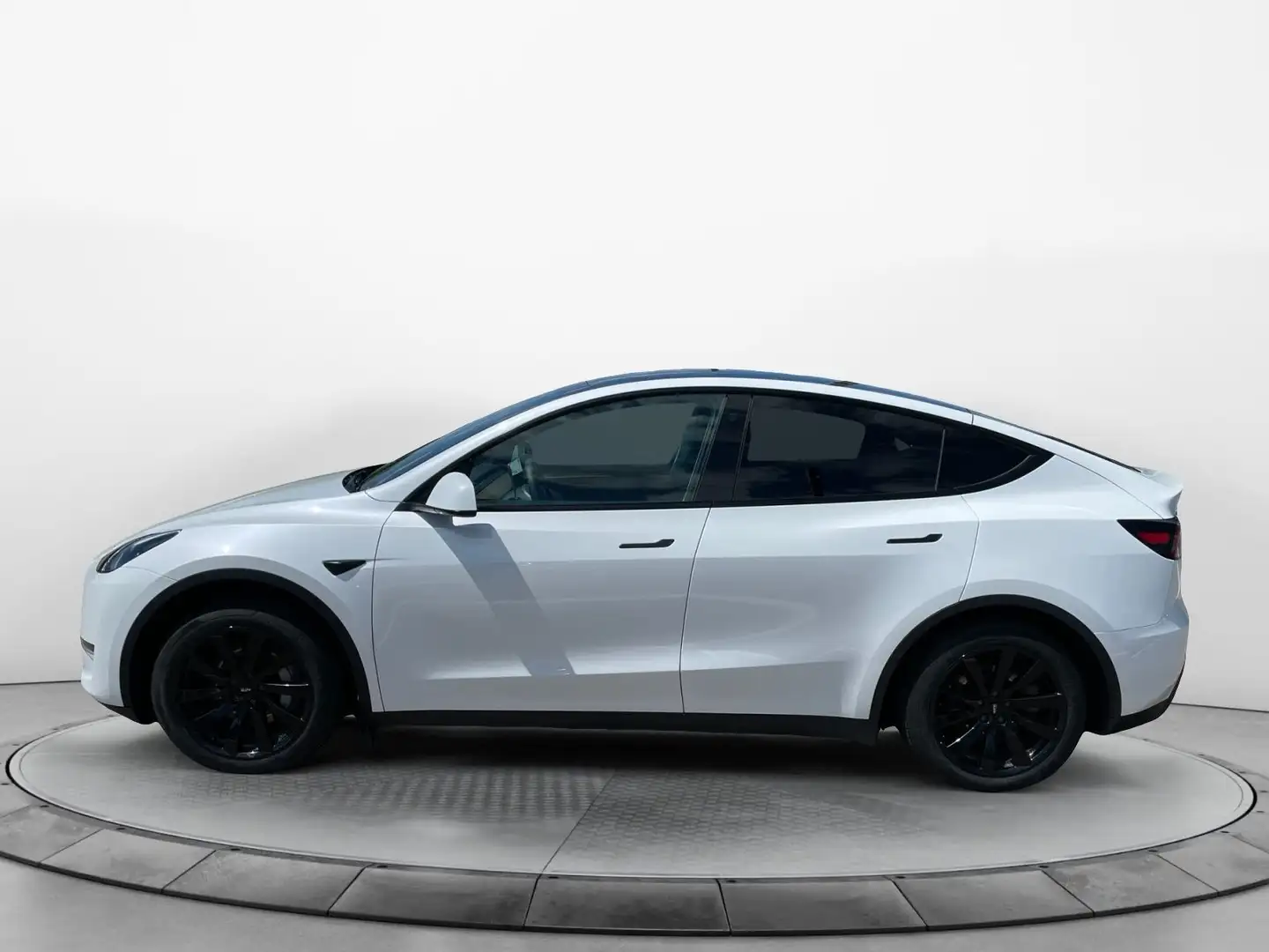 Tesla Model Y Long Range Dual AWD, Panoramadach, LED Fehér - 2