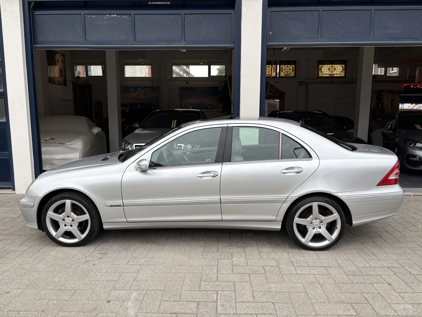 Mercedes-Benz C 240 Elegance 4-Matic AUTOMAAT TOPSTAAT/DAK/AUTOMAAT/FU Grau - 2
