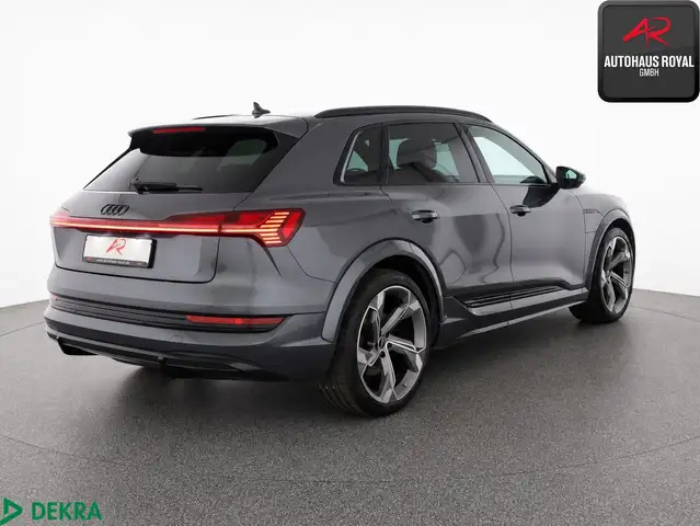 Audi E-Tron view 5