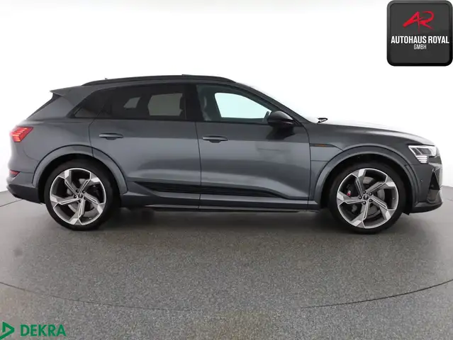 Audi E-Tron view 6