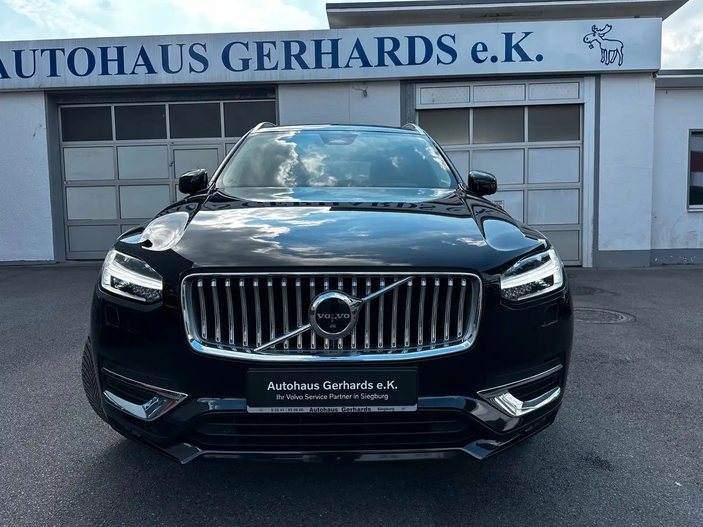 Volvo XC90 B5 AWD Plus 7Sitzer Pano 360° AHK Standh. Schwarz - 2