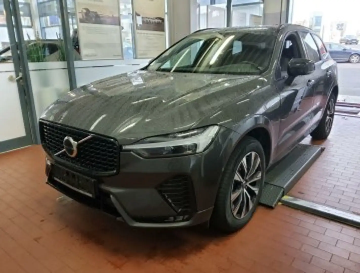 Volvo XC40 B3 Ultra Black+LM20"+360°KAM+PANO+WINTERPAK Schwarz - 2