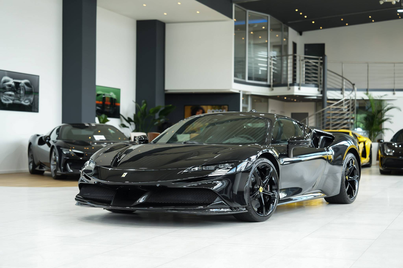 Ferrari SF90 Stradale *CARBON-LED*RACING-SEATS*FULL-CARBO