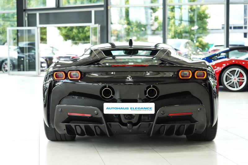 Ferrari SF90 Stradale *CARBON-LED*RACING-SEATS*FULL-CARBO — photo 5