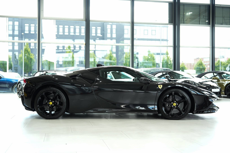 Ferrari SF90 Stradale *CARBON-LED*RACING-SEATS*FULL-CARBO — photo 6