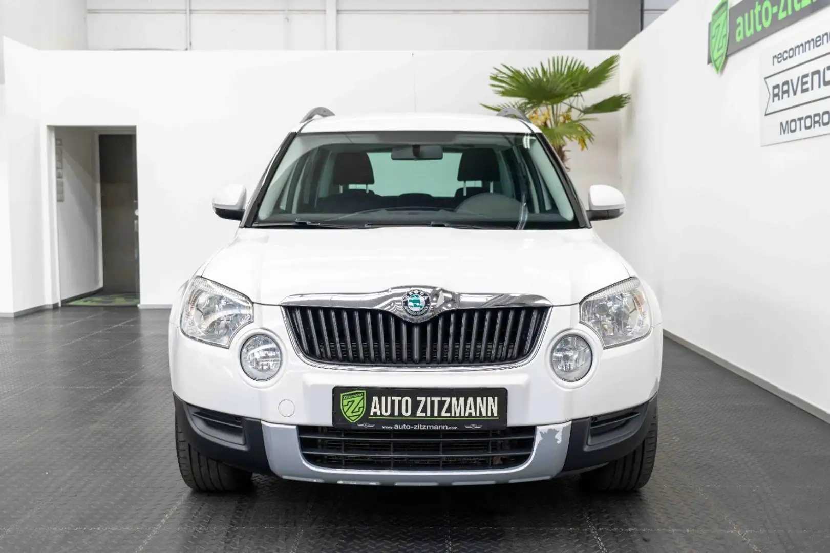 Skoda Yeti 2.0 TDI/ALLRAD 4x4/AHK/KLIMA/SITZHEIZUNG Weiß - 2