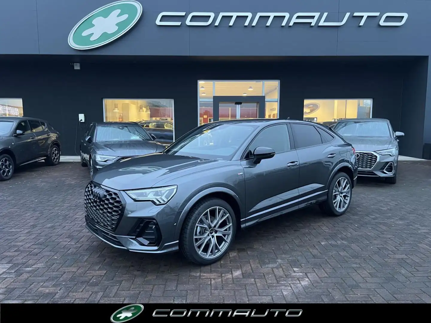 Audi Q3 SPB Sportback 35 TDI S tronic Identity Black Grigio - 1