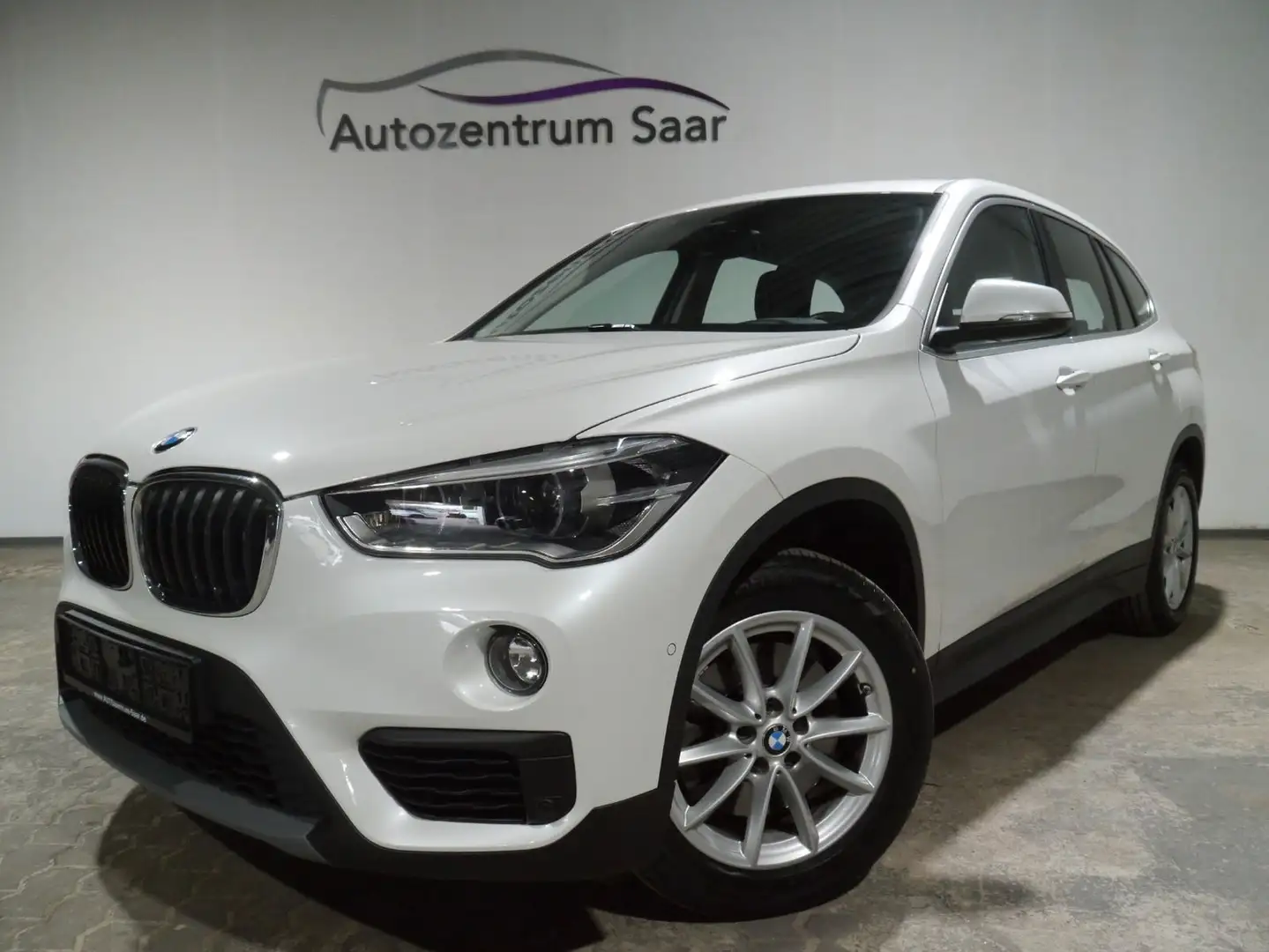 BMW X1 xDrive Automatik LED Navi Kamera SH Tempomat Wit - 1