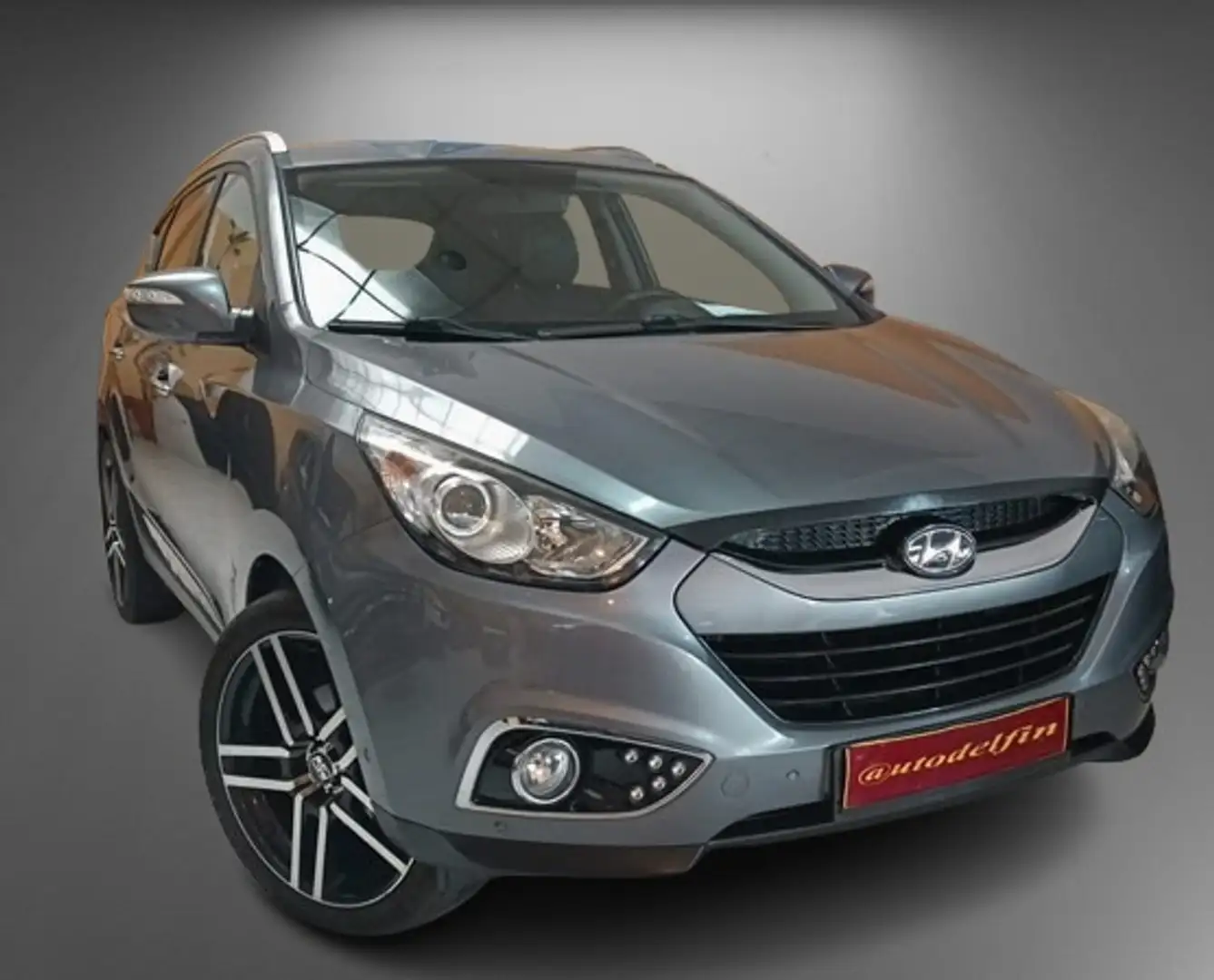 Hyundai iX35 2.0CRDI SLE Sky 4x4 184 siva - 1