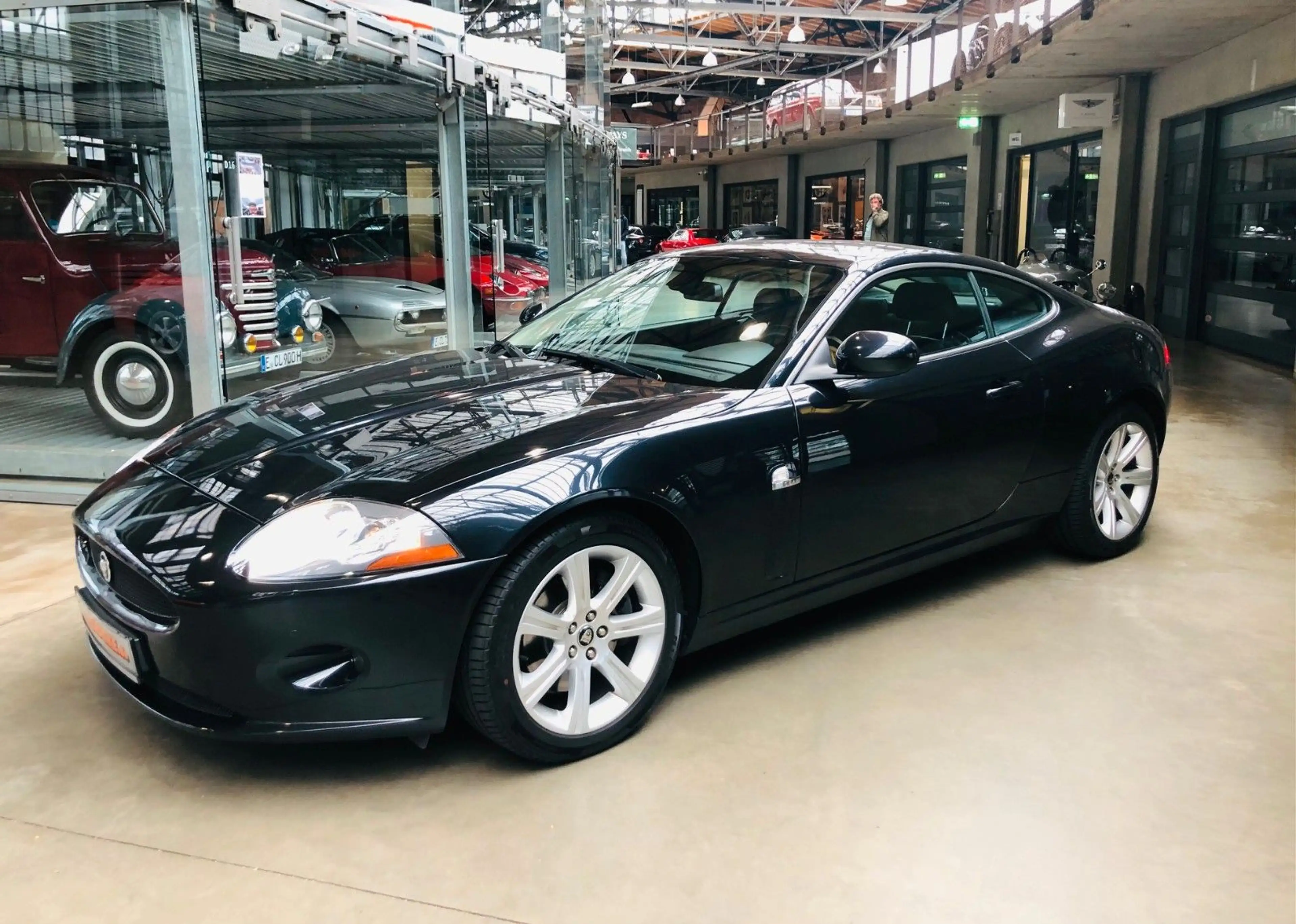 Jaguar XK V8 Coupé deutsch 2Hand 78tkm Scheckheft — photo 3
