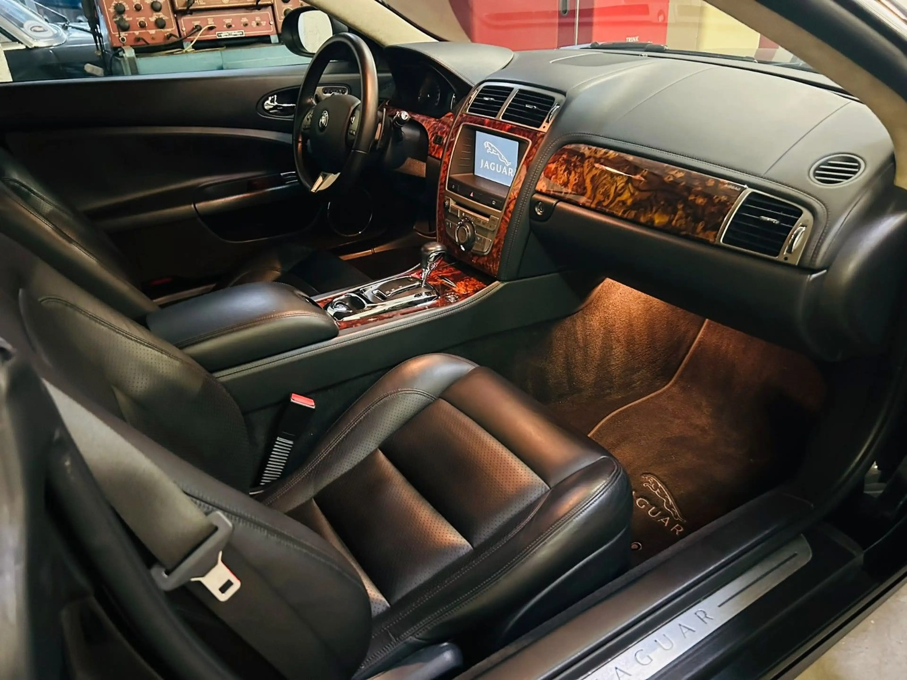 Jaguar XK V8 Coupé deutsch 2Hand 78tkm Scheckheft — photo 14