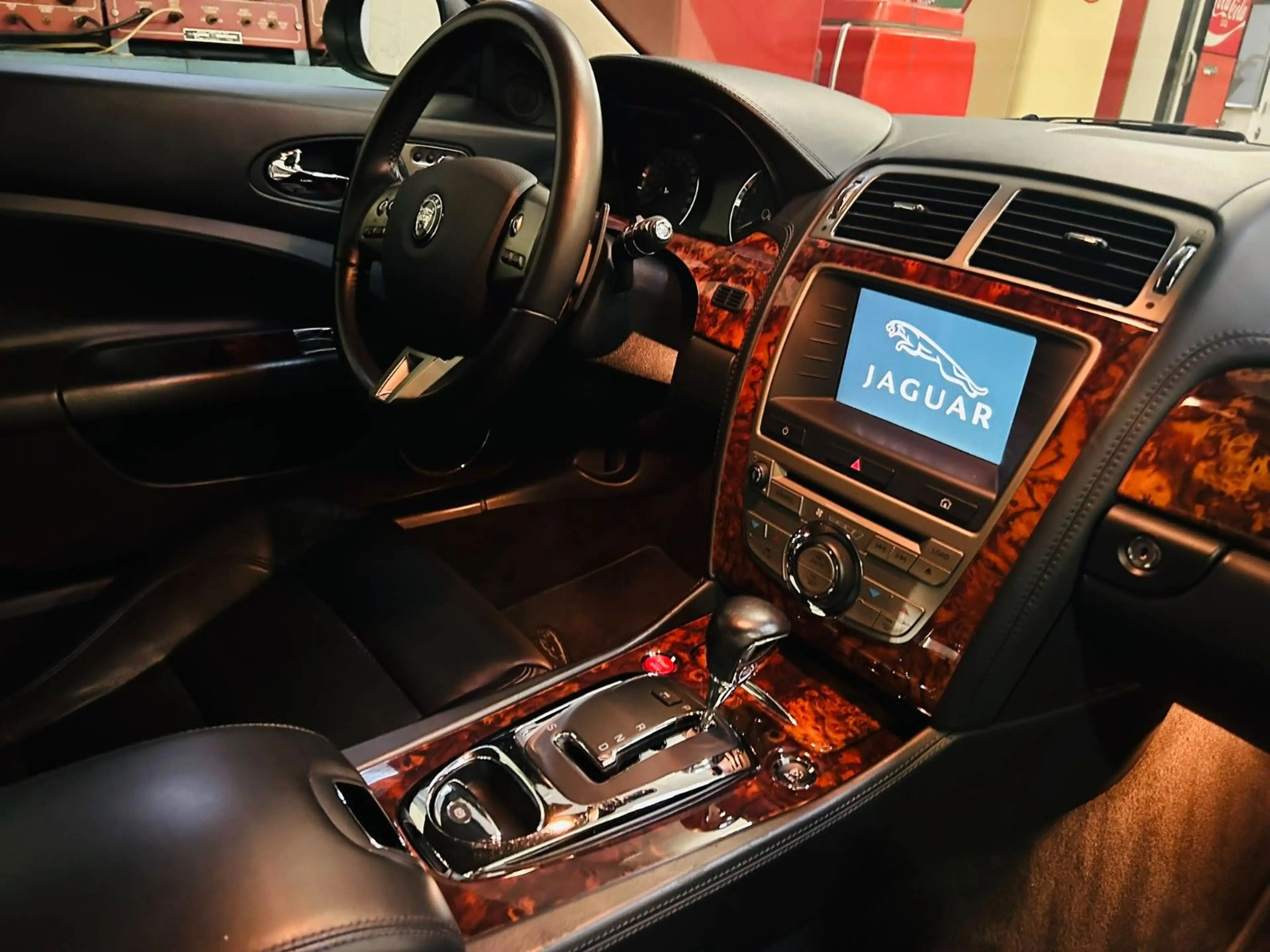 Jaguar XK V8 Coupé deutsch 2Hand 78tkm Scheckheft — photo 15