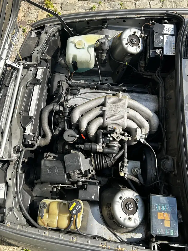 BMW 320 e30, foto 2