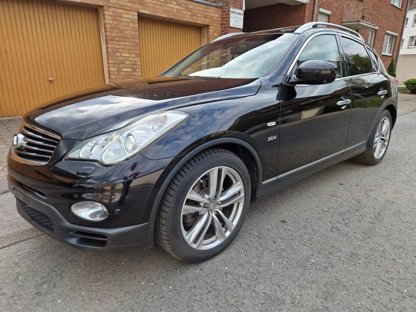 Infiniti QX50 3.0 d GT Premium/3Jahre Garantie inklusive! Schwarz - 1