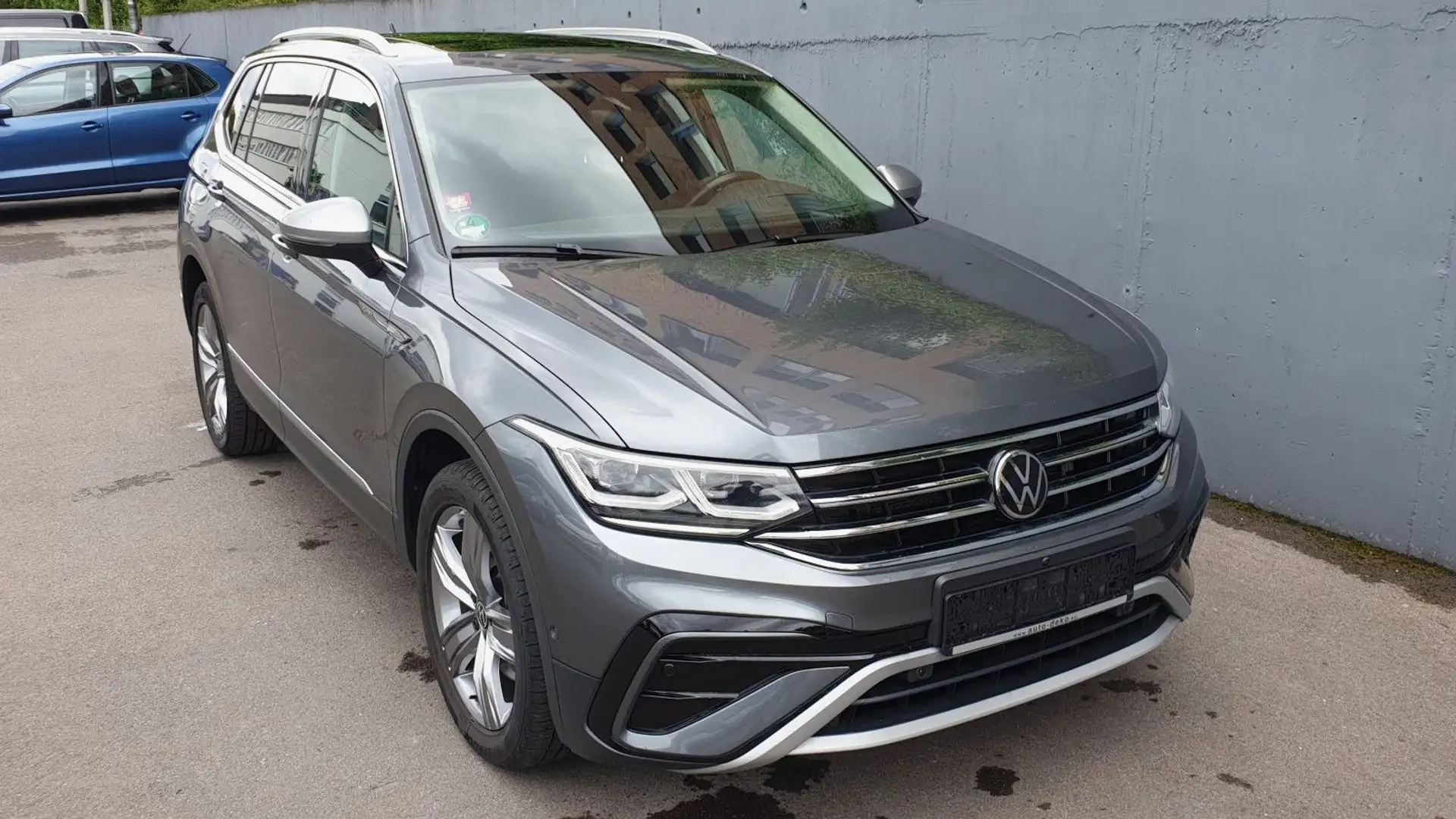Volkswagen Tiguan Allspace 2.0 TDI DSG 4M Pano/ACC/360°/HUD Gris - 2