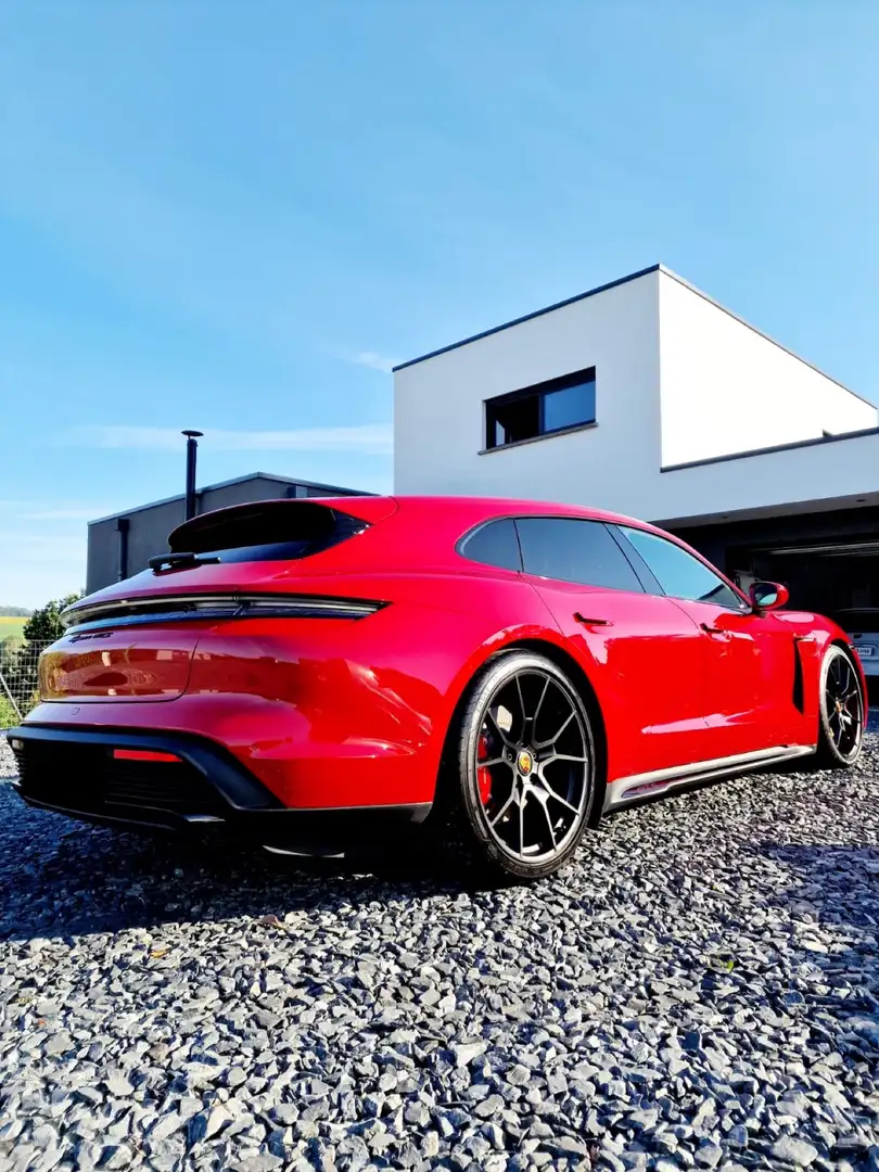 Porsche Taycan Turbo 598 ch GTS Red - 1