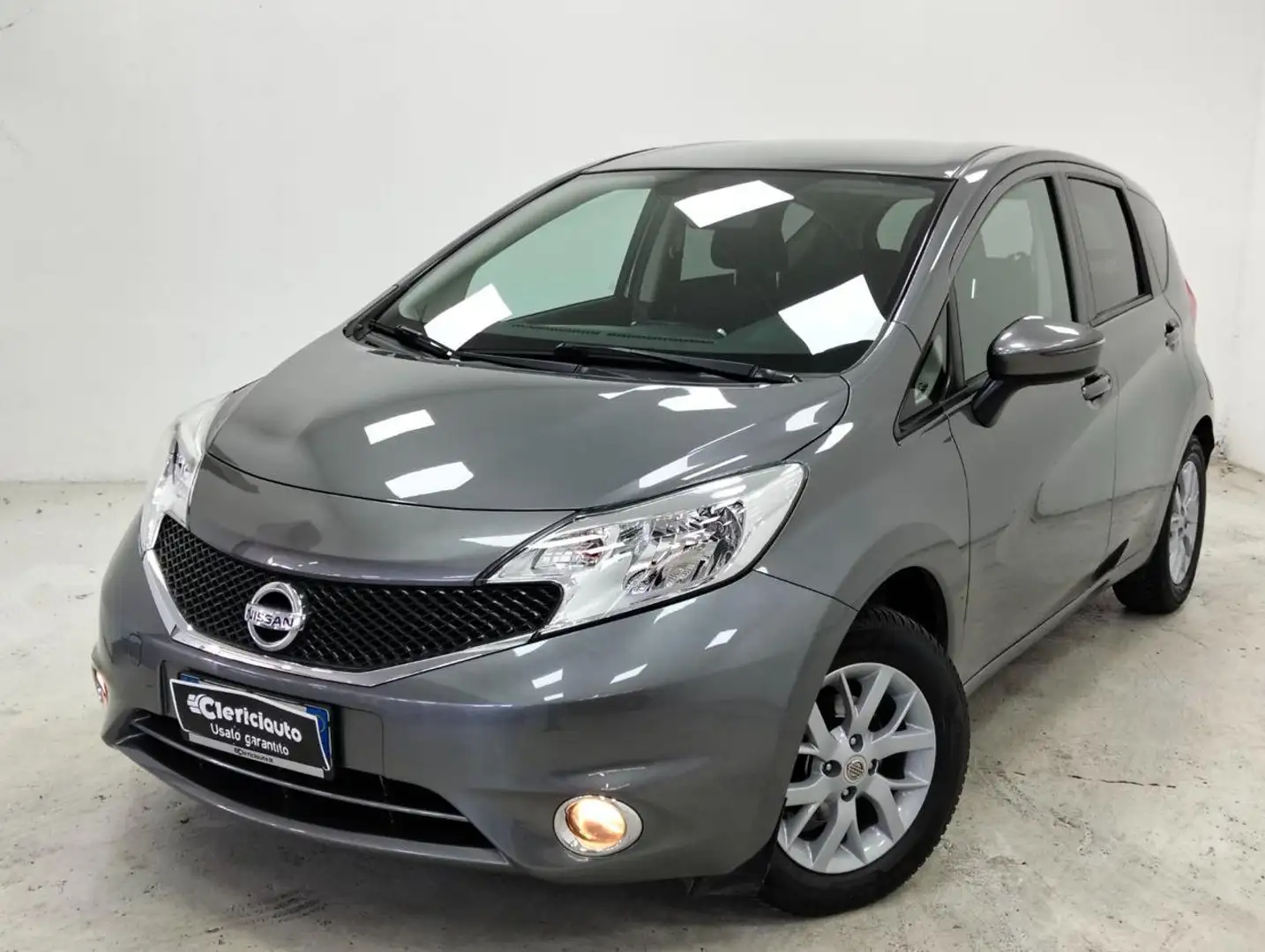 Nissan Note 1.2 12V Comfort Grijs - 1