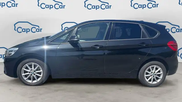 BMW 2 Series view 2