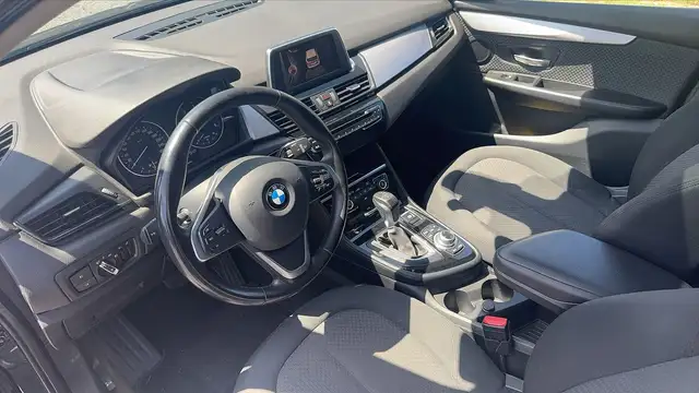 BMW 2 Series view 8