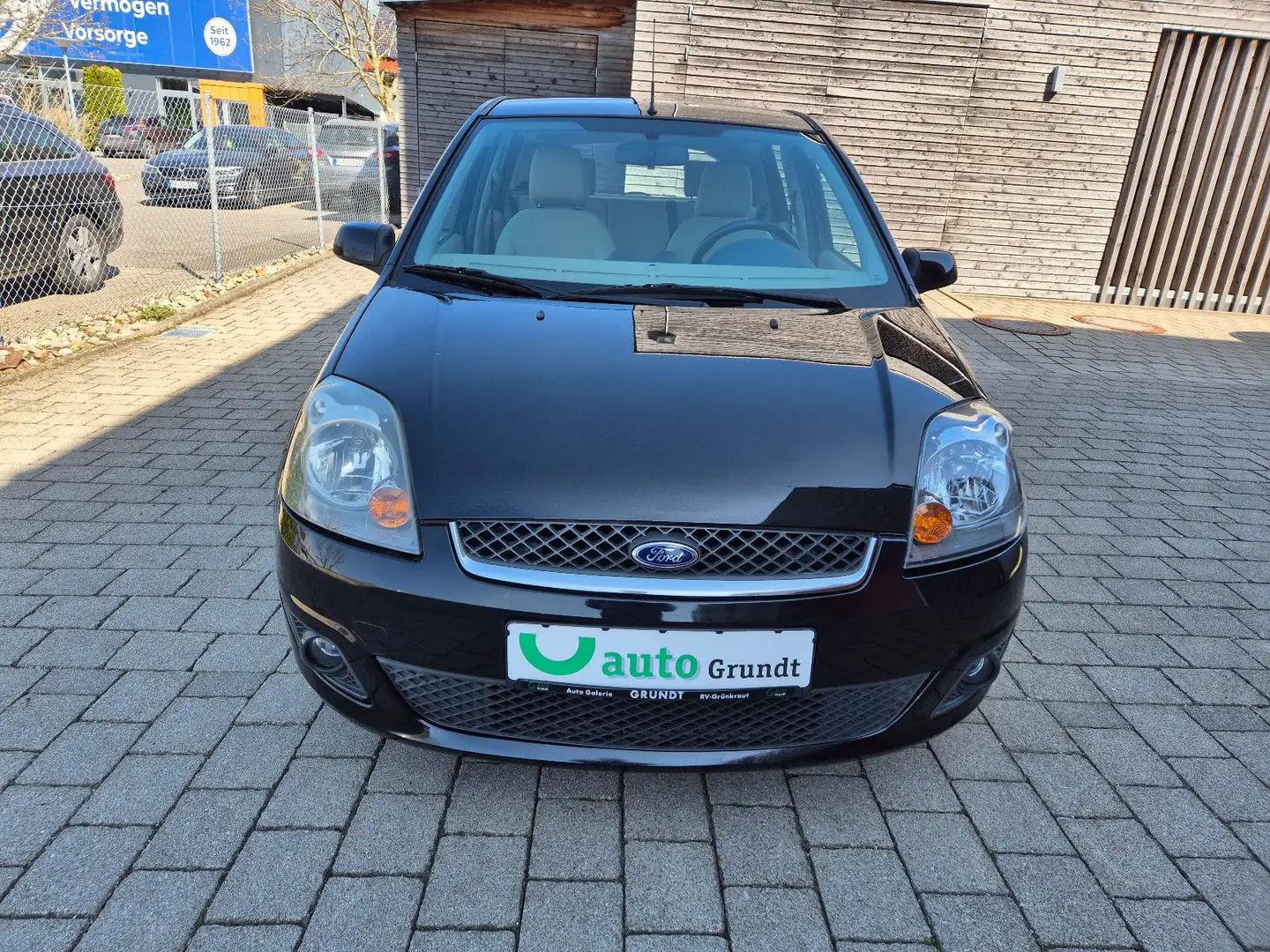 Ford Fiesta Ghia Noir - 2
