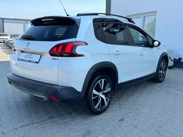 Peugeot 2008 view 6