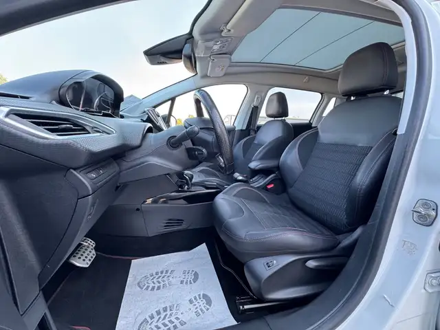Peugeot 2008 view 10