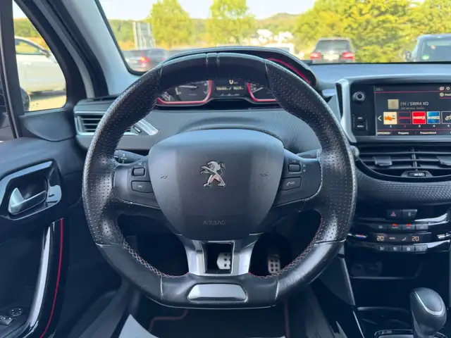 Peugeot 2008 view 12