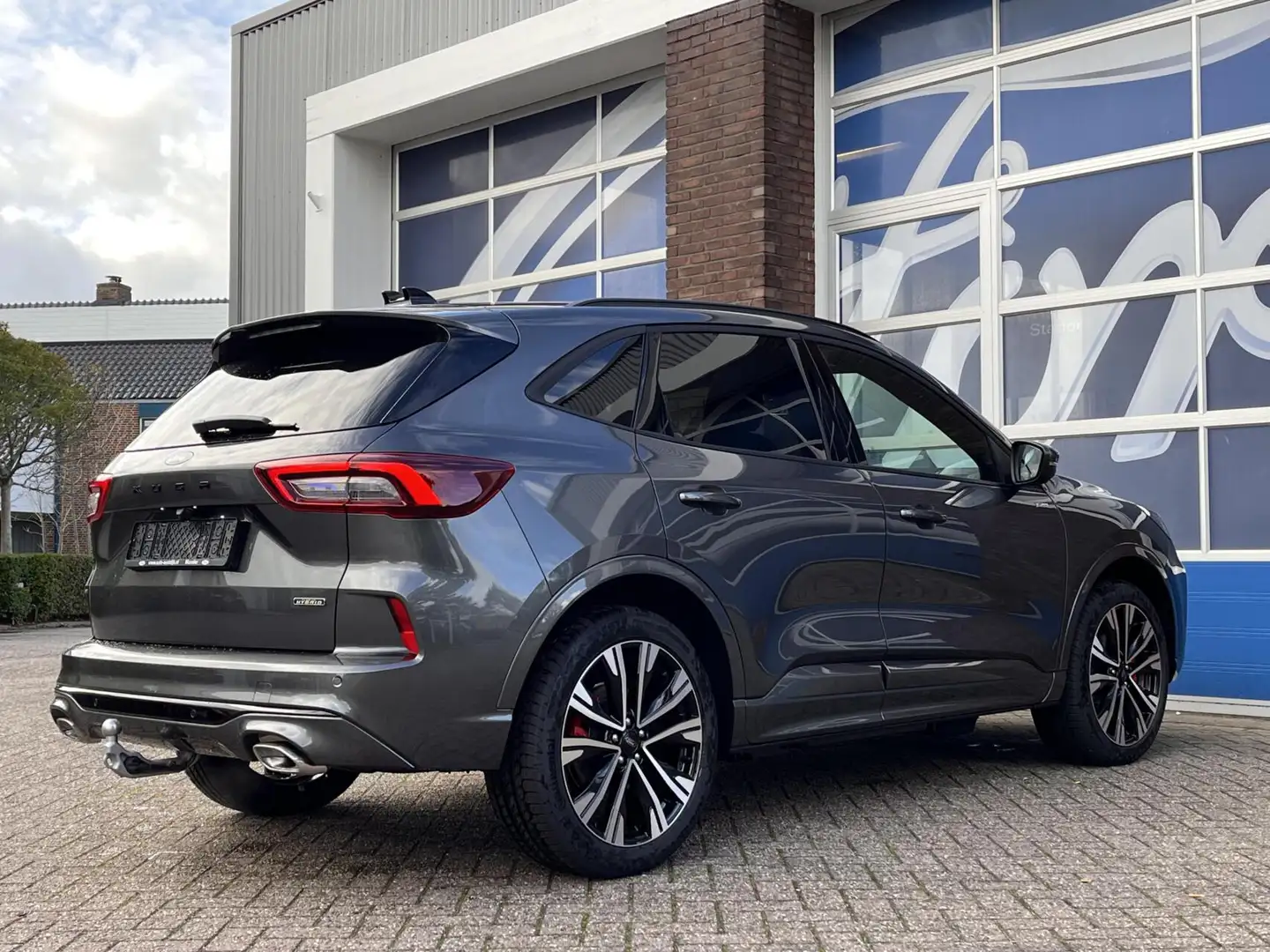 Ford Kuga 2.5 PHEV ST-Line X 243PK €11.000,- Voorraadvoordee Grijs - 2