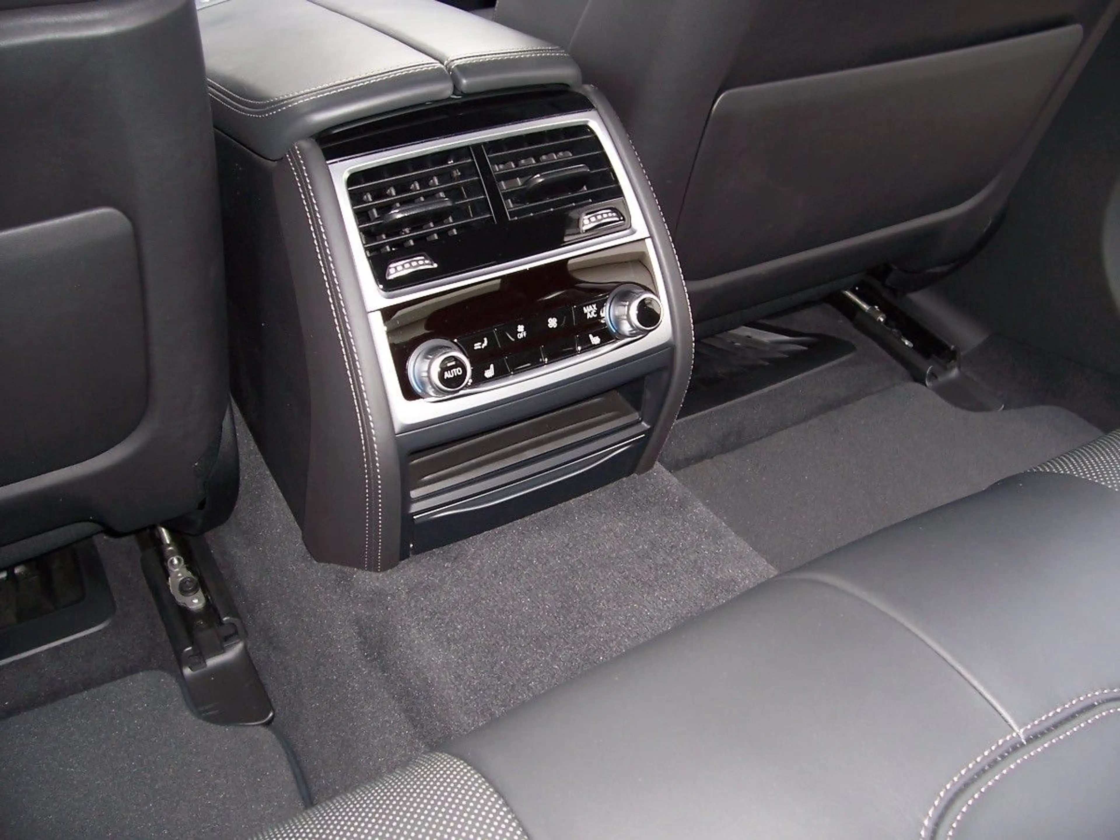 BMW 750 d xDrive M Sportpaket Soft/F-Parken/H&K/Laser — photo 13