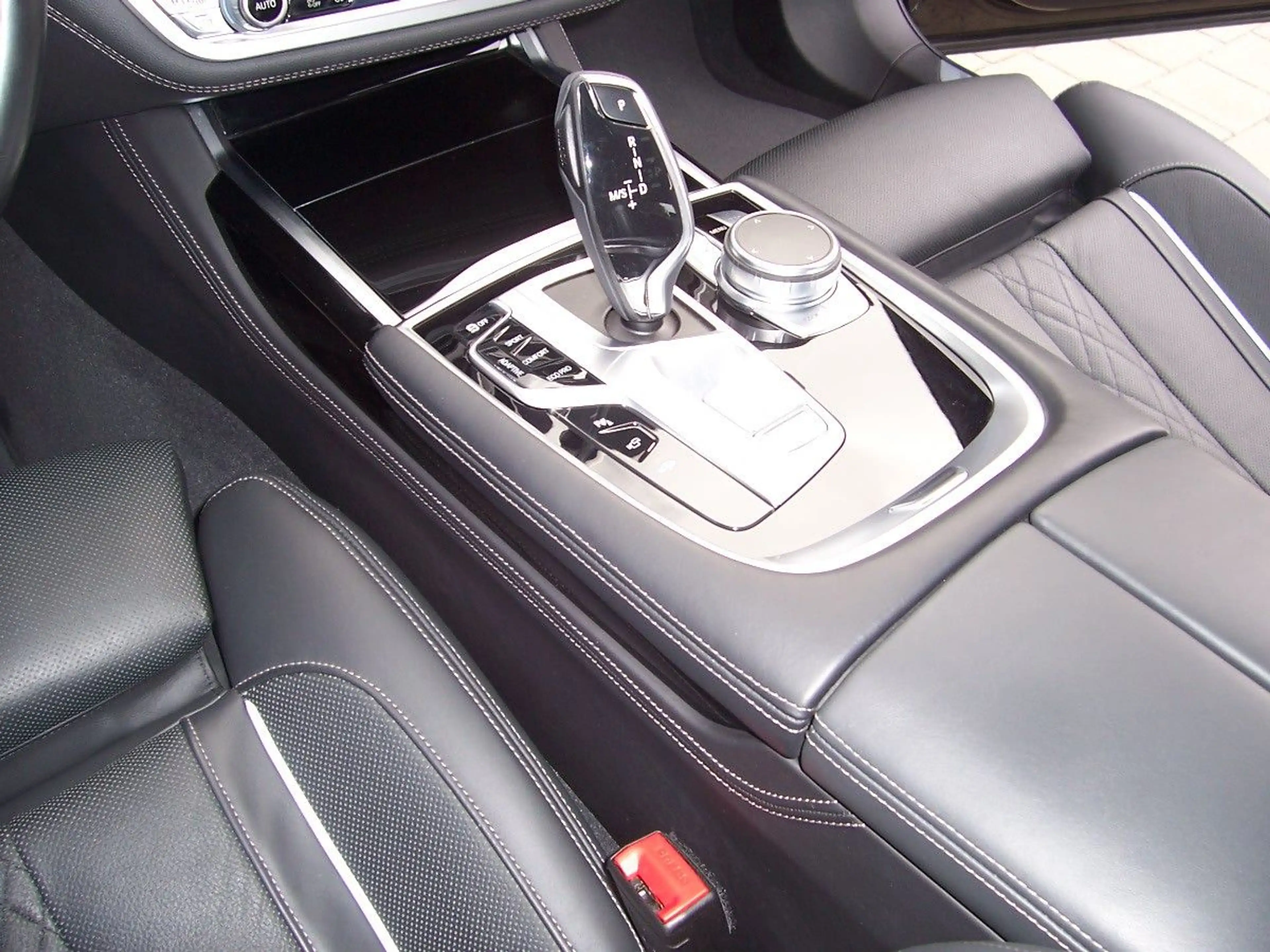 BMW 750 d xDrive M Sportpaket Soft/F-Parken/H&K/Laser — photo 12