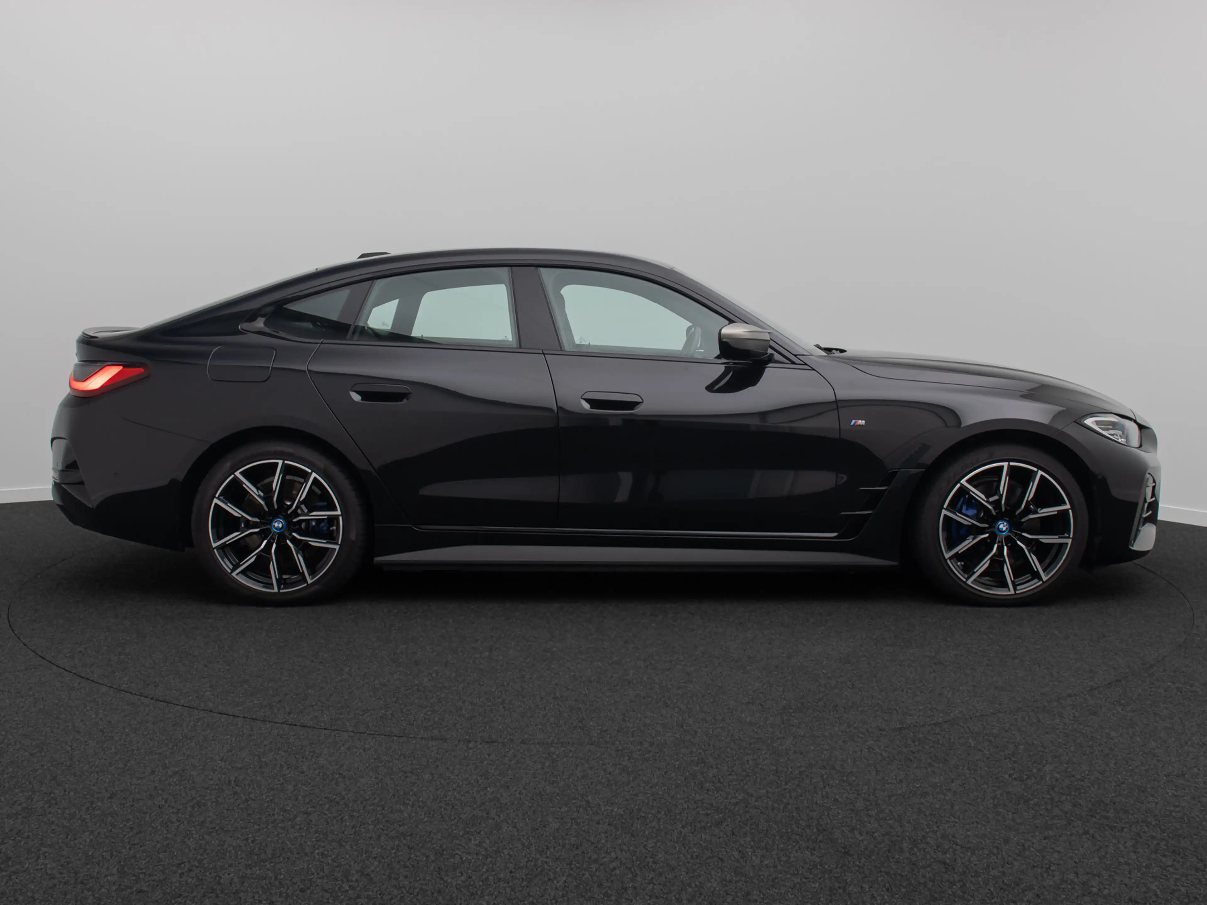 BMW i4 HUD HiFi Kamera DAB M Sportbremse 19Zoll — photo 5