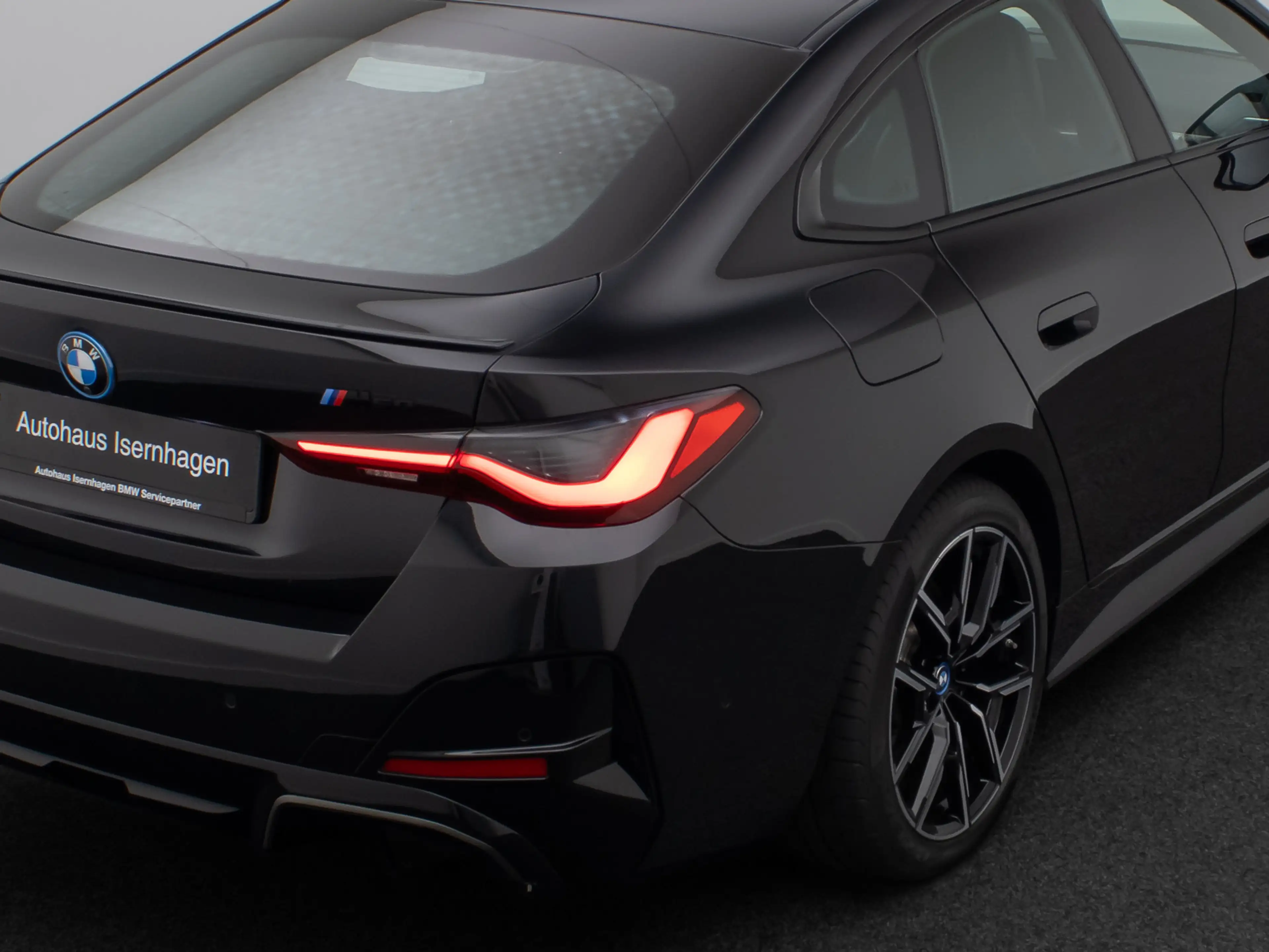 BMW i4 HUD HiFi Kamera DAB M Sportbremse 19Zoll — photo 15