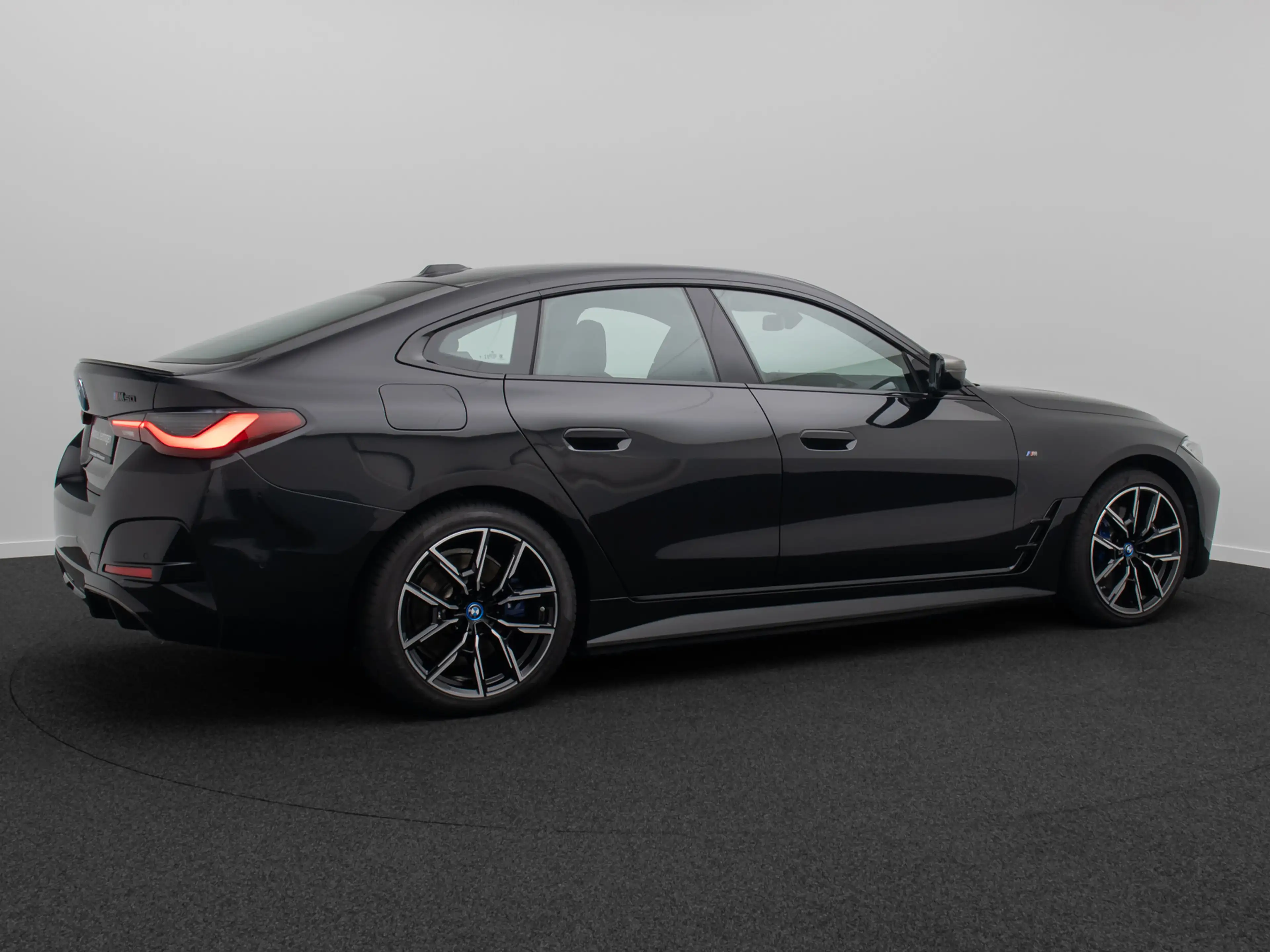 BMW i4 HUD HiFi Kamera DAB M Sportbremse 19Zoll — photo 6