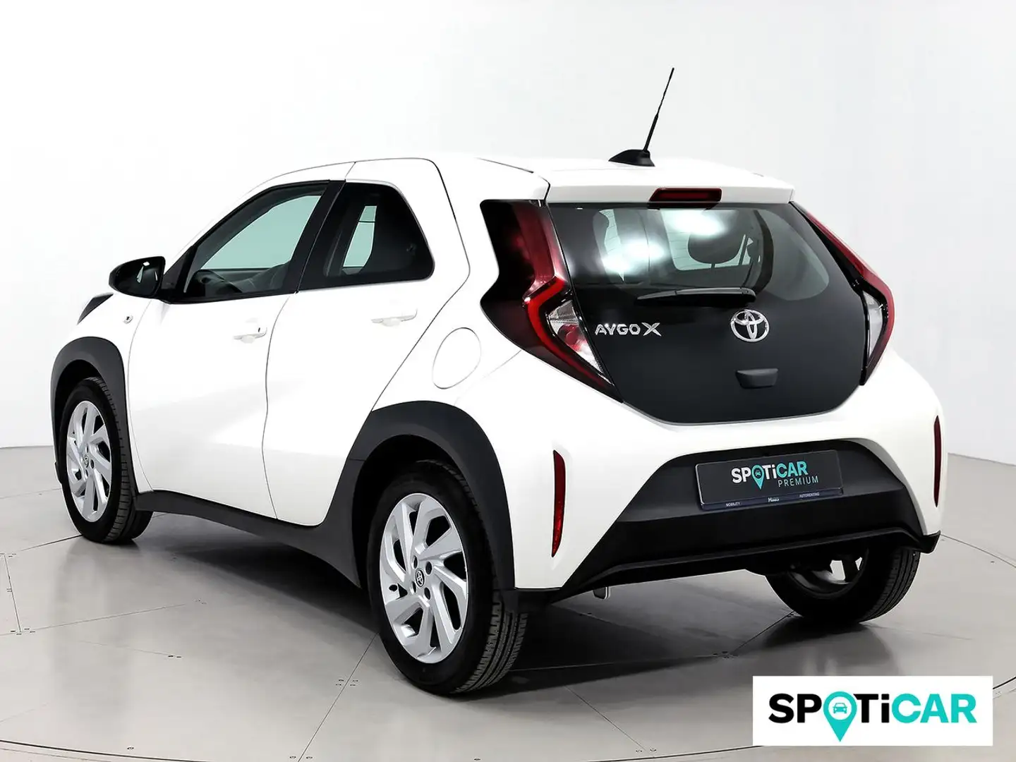 Toyota 1.0 VVT-I 72CV Play Blanc - 2