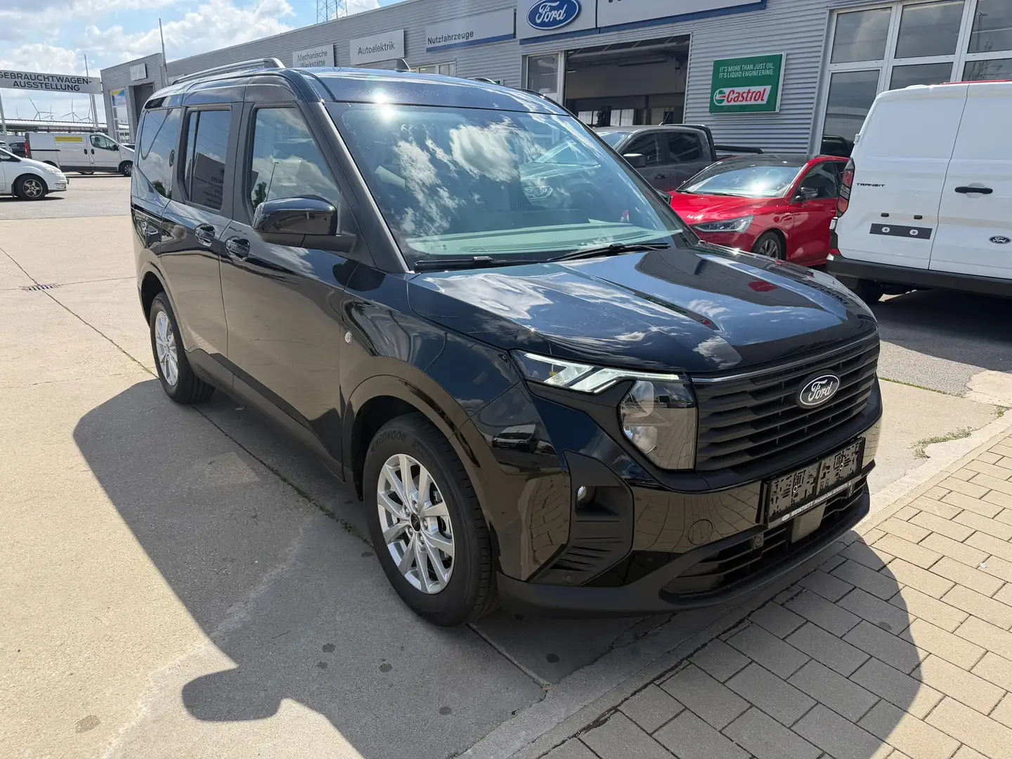 Ford Tourneo Courier 1.0 Ecoboost Titanium Schwarz - 1