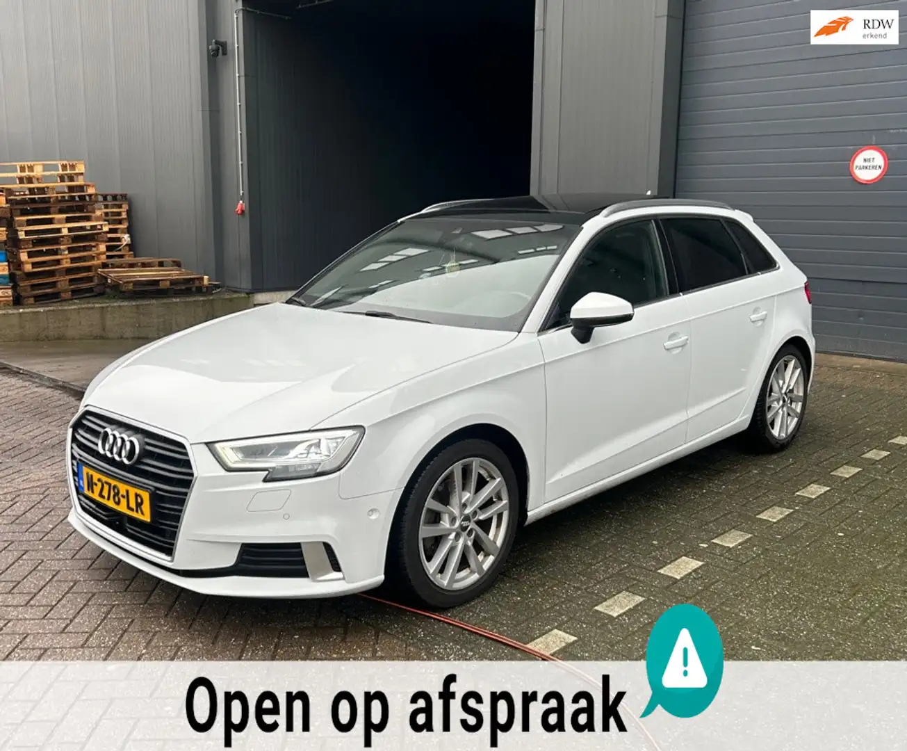 Audi A3 Sportback 1.5 TFSI CoD Design Pro S-Line Plus Wit - 1