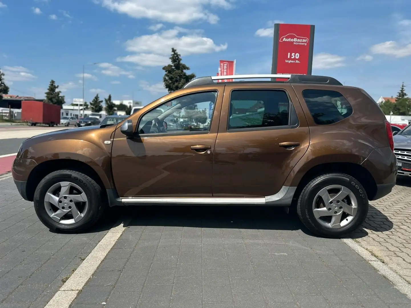 Dacia Duster I 1.6 Prestige 4x4 / Leder / AHK Braun - 2