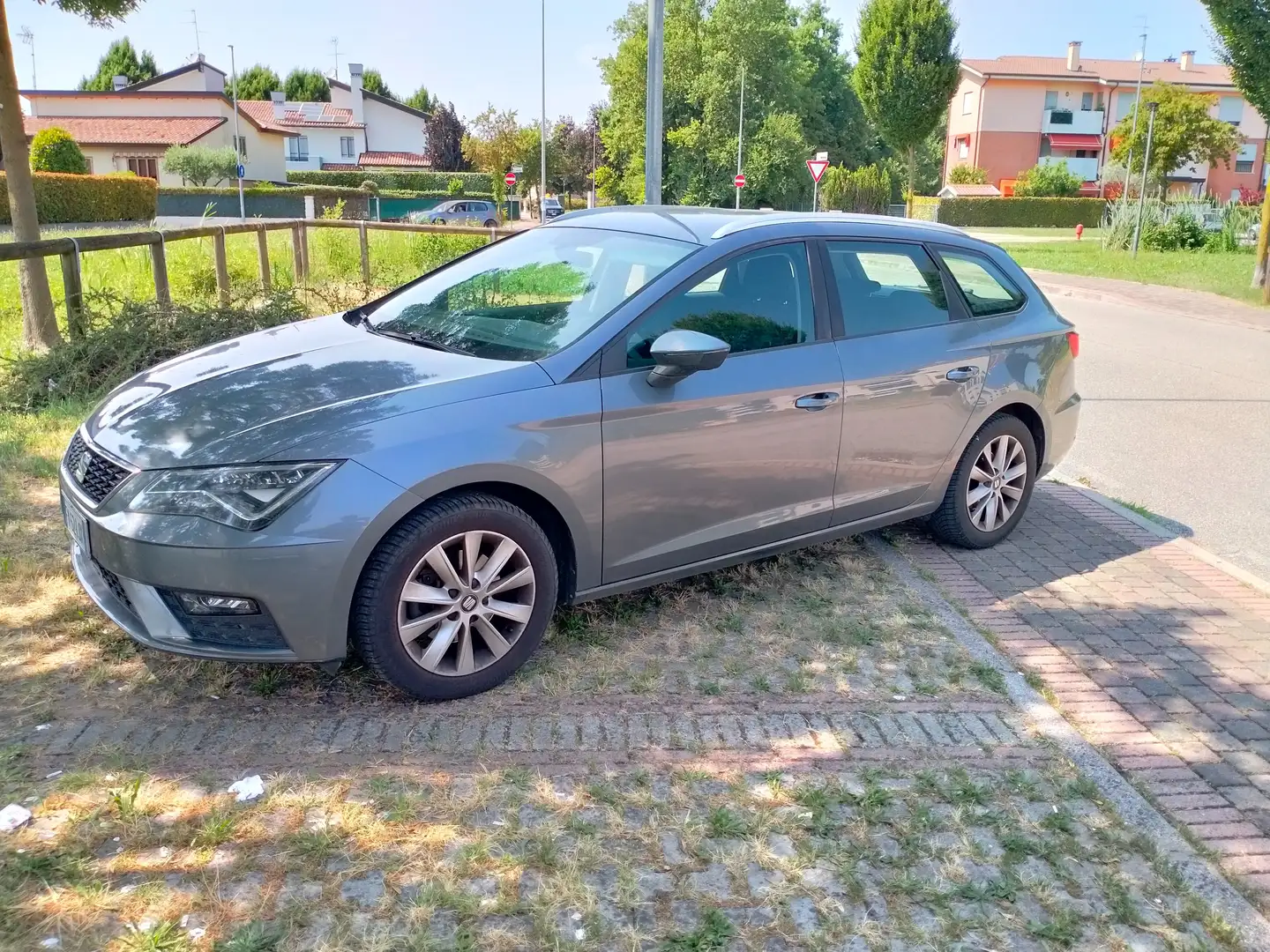 SEAT Leon ST 1.6 crstyle Grigio - 2