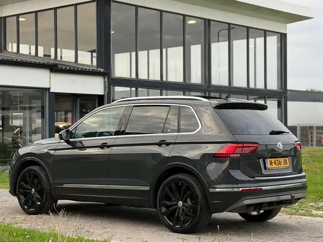 Volkswagen Tiguan view 5