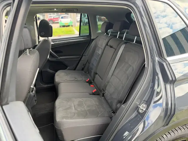 Volkswagen Tiguan view 12