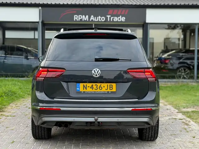 Volkswagen Tiguan view 4