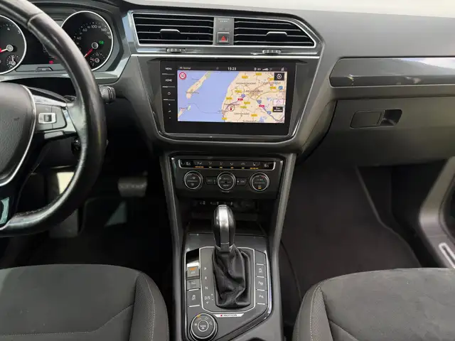 Volkswagen Tiguan view 13
