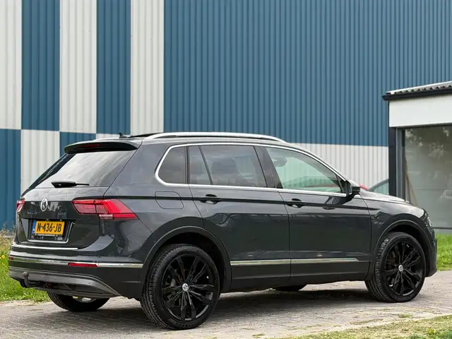 Volkswagen Tiguan view 6
