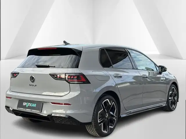 Volkswagen Golf view 3