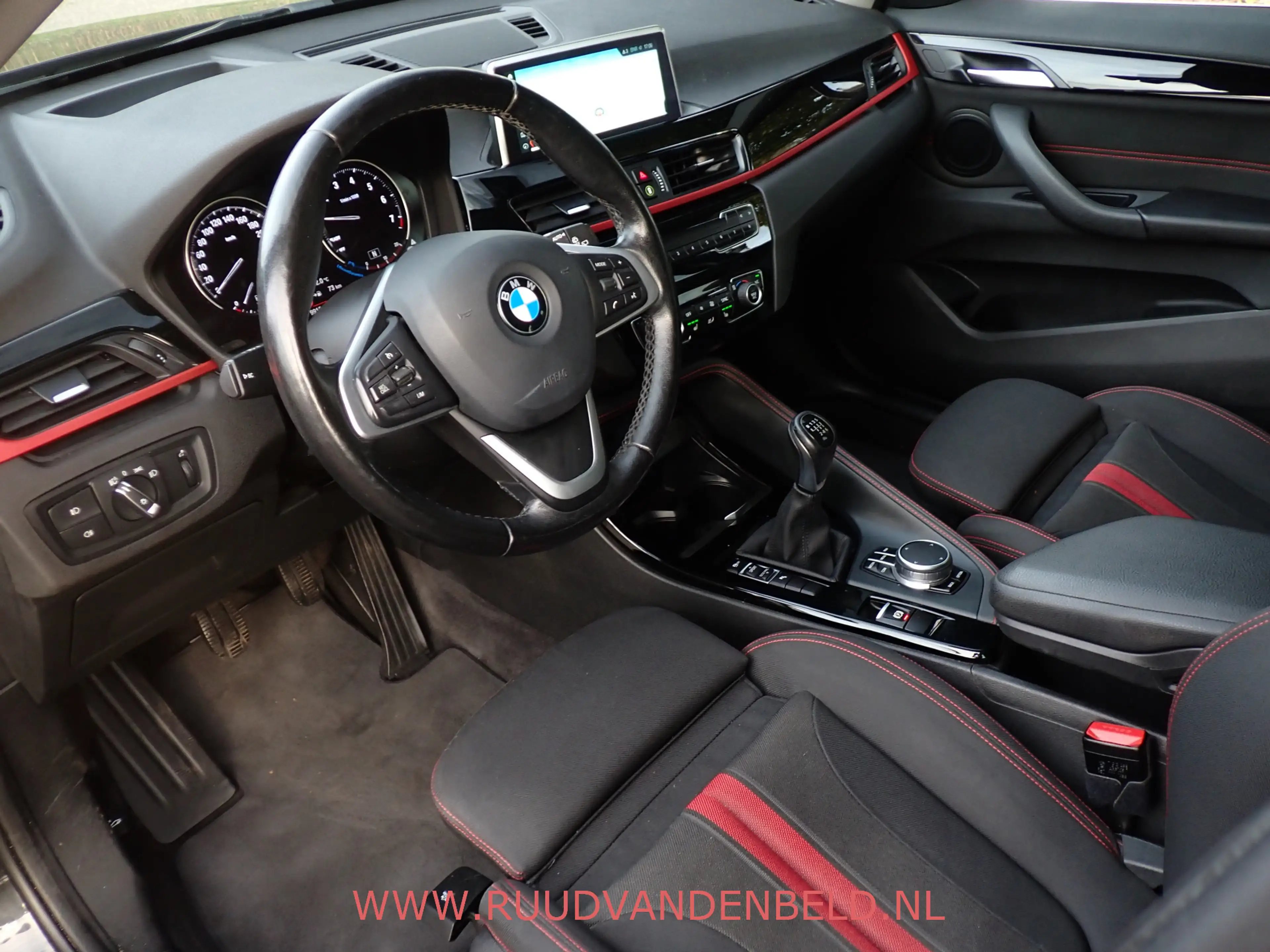 BMW X1 1.8i SPORTLINE CARPLAY / HEADUP / 18'' / SPORTSTOE — photo 8